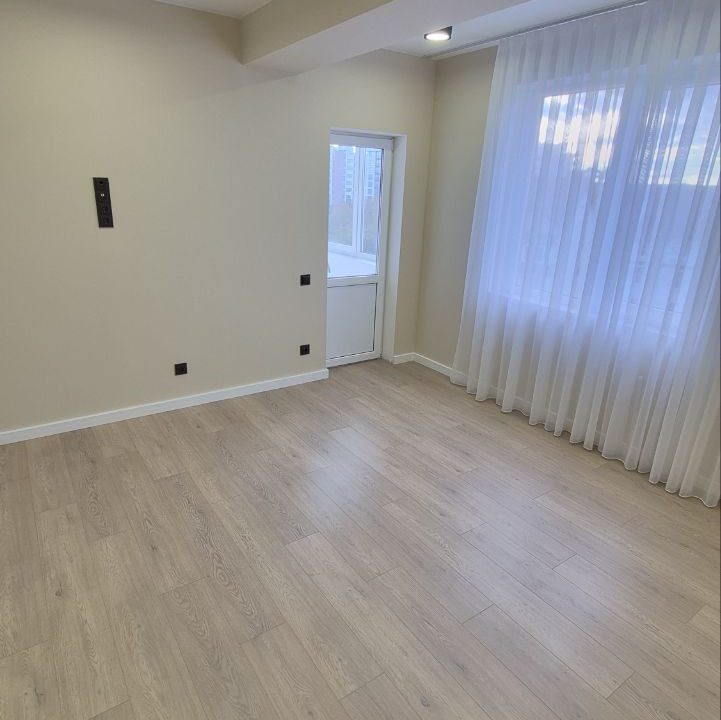 photo_5188620016453550752_y