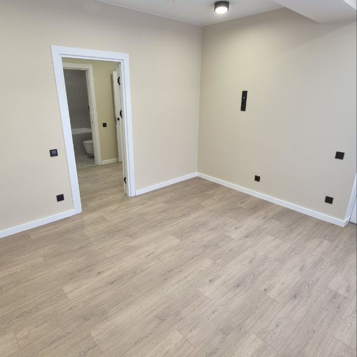 photo_5188620016453550753_y