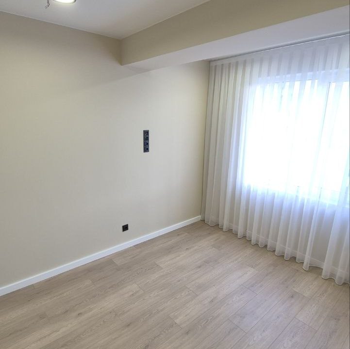 photo_5188620016453550756_y