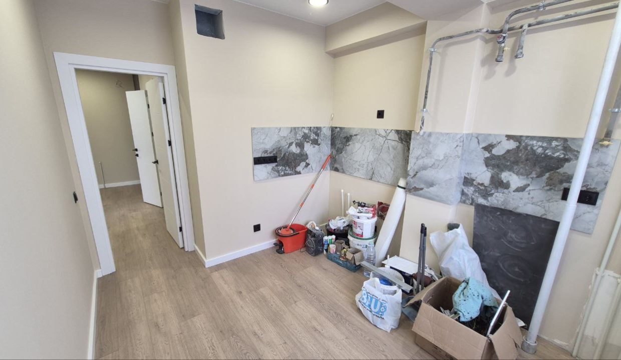 photo_5188620016453550758_y