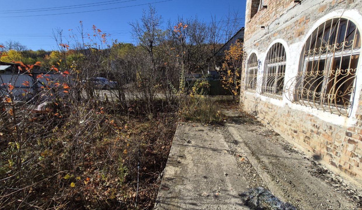 photo_5192722689473771996_y