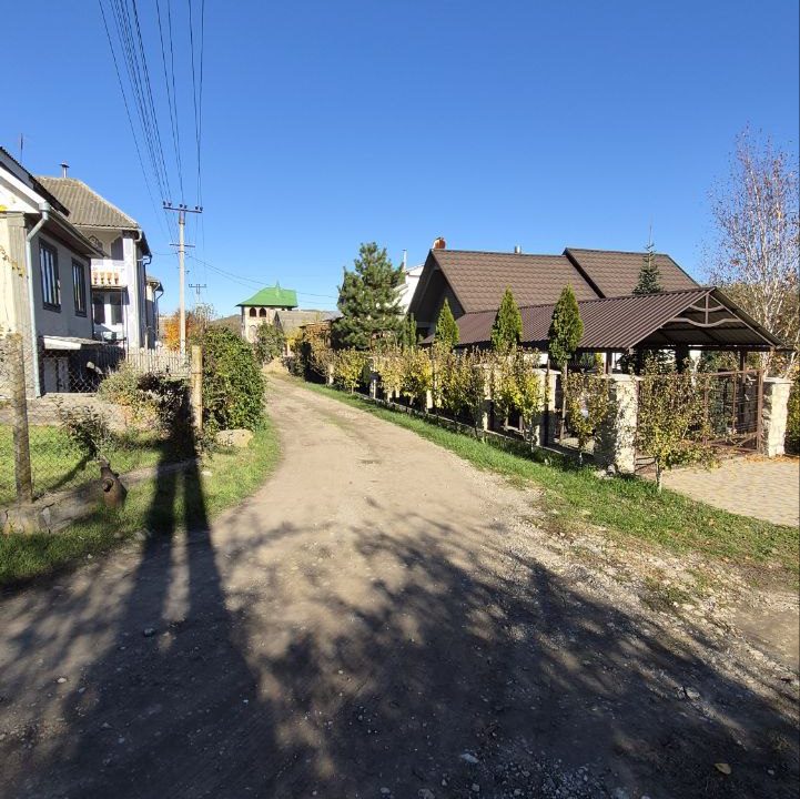 photo_5192722689473772011_y