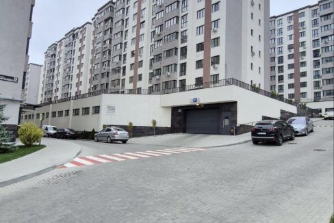 photo_5251341077443186501_y