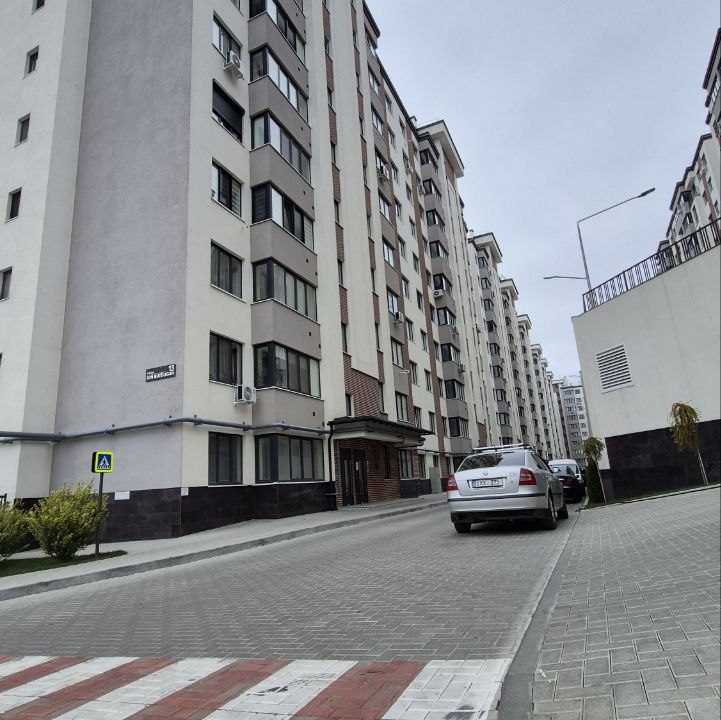 photo_5251341077443186502_y