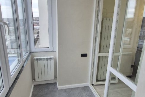 photo_5251341077443186514_y