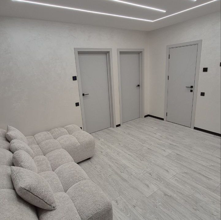 photo_5251341077443186518_y