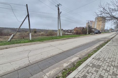 photo_5255844677070556589_y